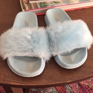 Urban outfitters fluffy slides